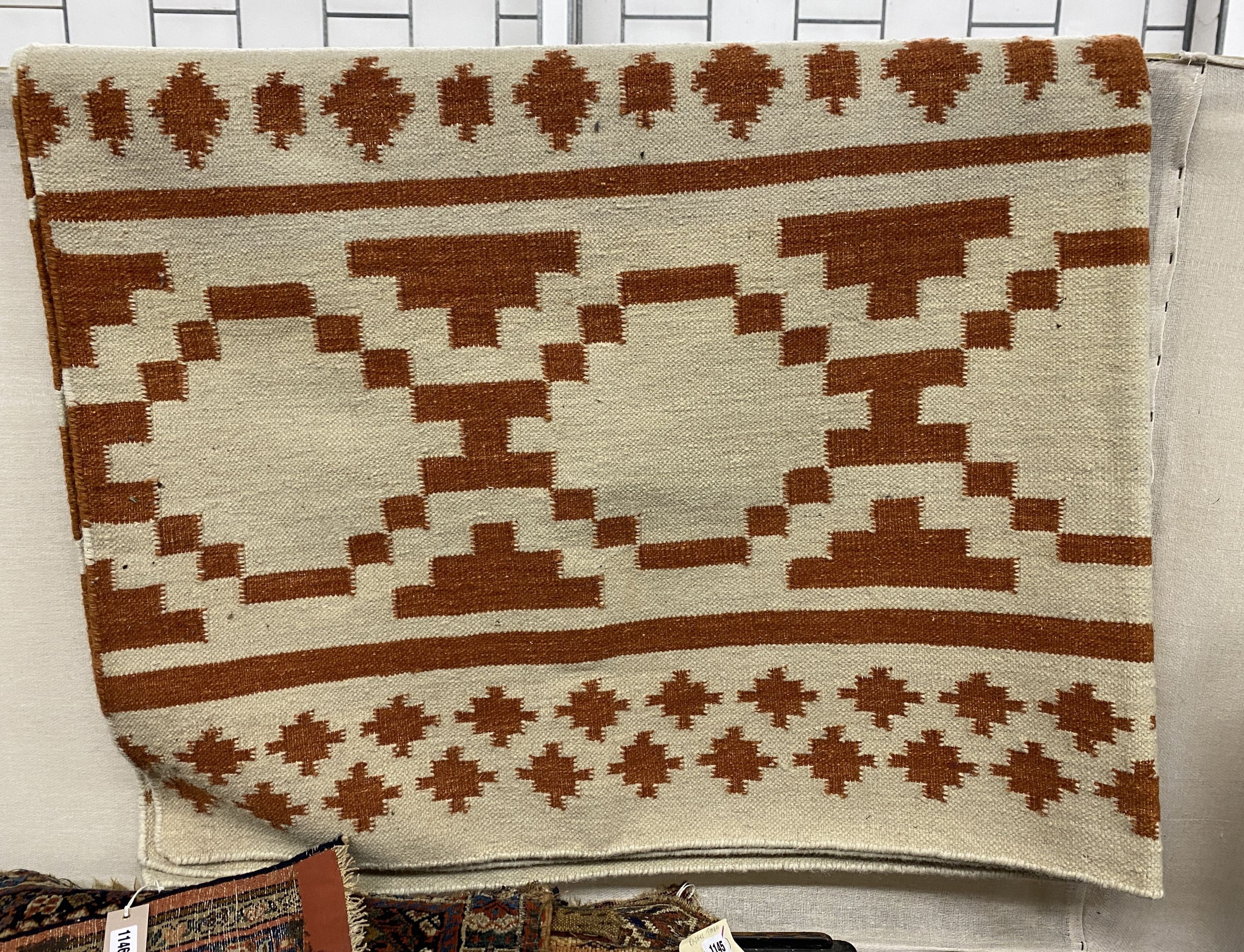 An Indian Jaipur dhurrie, 300 x 200cm